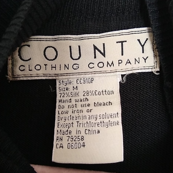 Basic Black Turtleneck - Picture 4 of 4